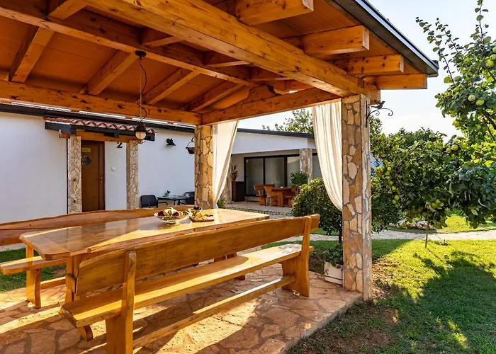 Holiday Kerniat Holiday home Pula