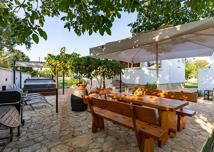 Holiday Kerniat Holiday home Pula