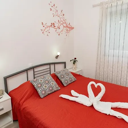 Semesterbostad Kerniat Pula