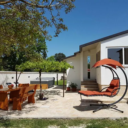 Semesterbostad Kerniat *